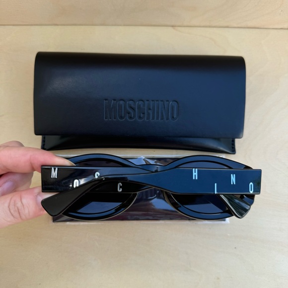 NEW Authentic Moschino Oval Sunglasses Black - Picture 7 of 9